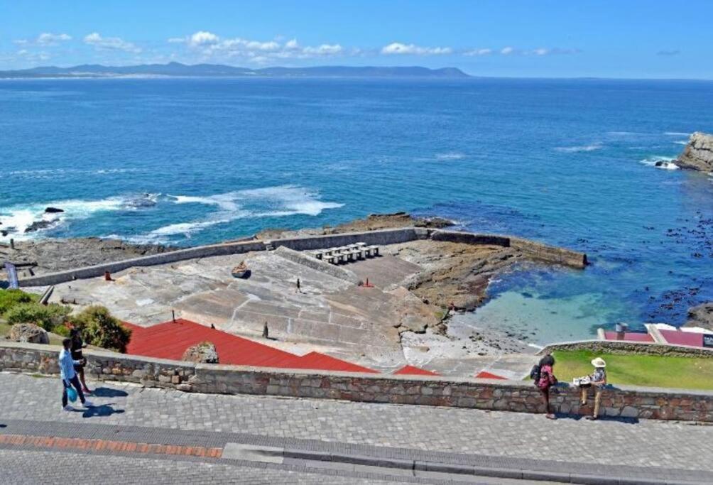 Hermanus Waterfront, Sea View Apartment With Balcony エクステリア 写真